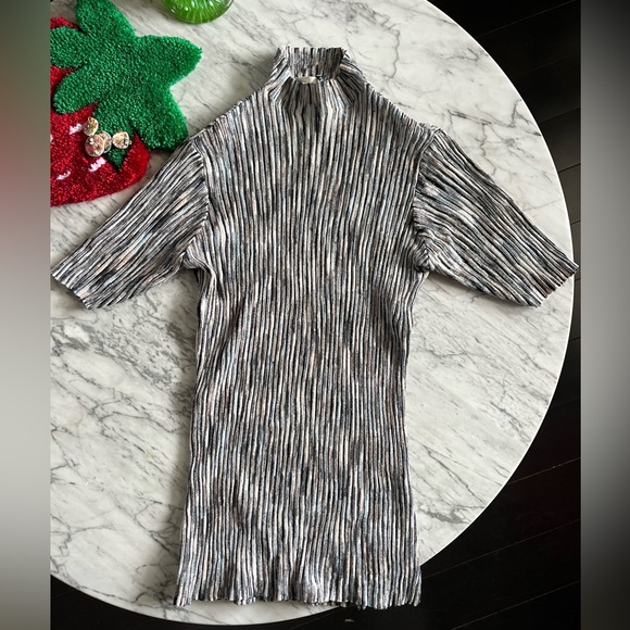 Just Female Mockneck Tee - Picture 2 of 5